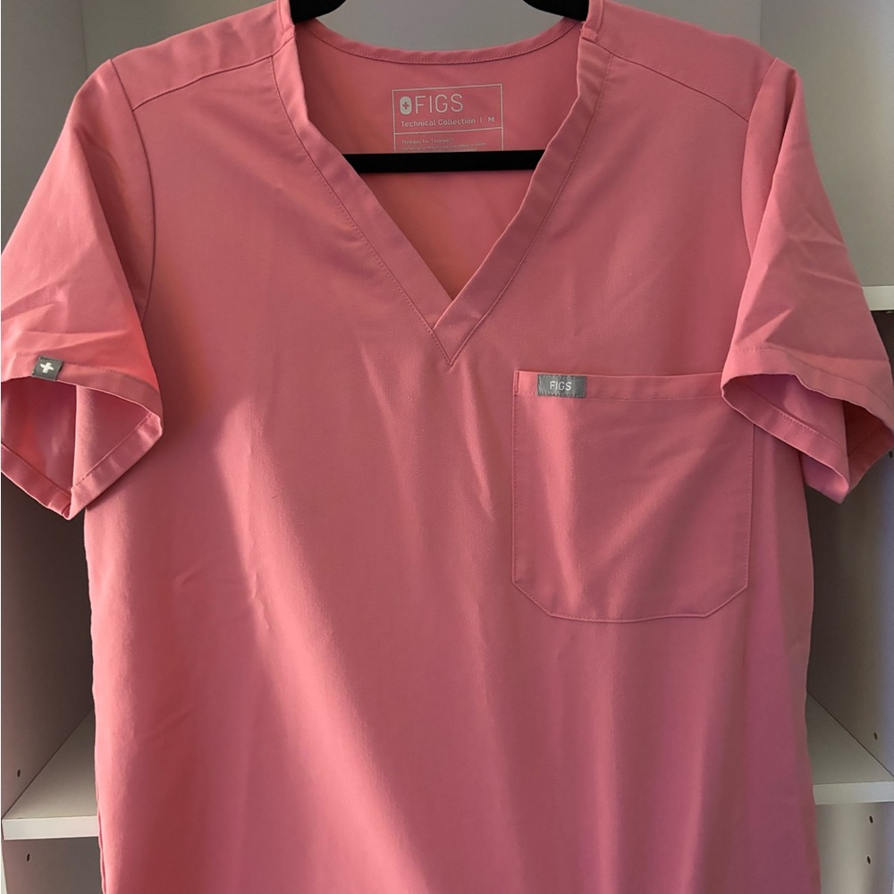 FIGS Medium Scrub Top Pink